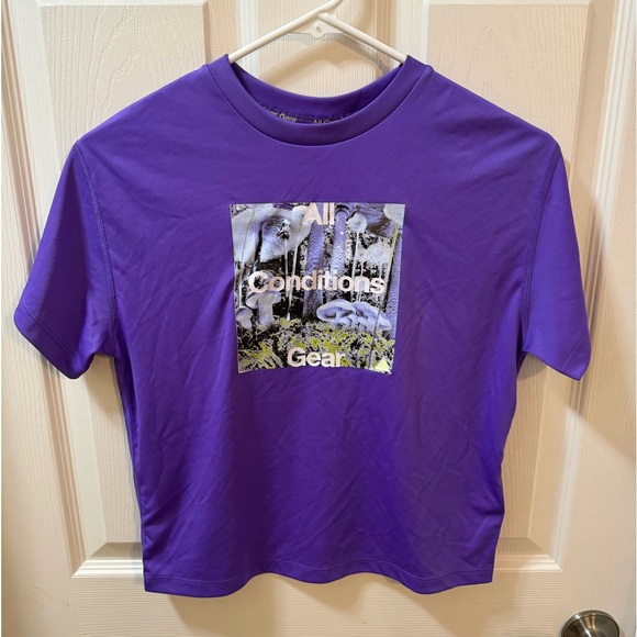 Nike Dri-Fit All Conditions Gear T-Shirt. Size S Kids.  New with tags. - Picture 1 of 4